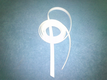 Klin ozdobny maskujący 10x2 biały